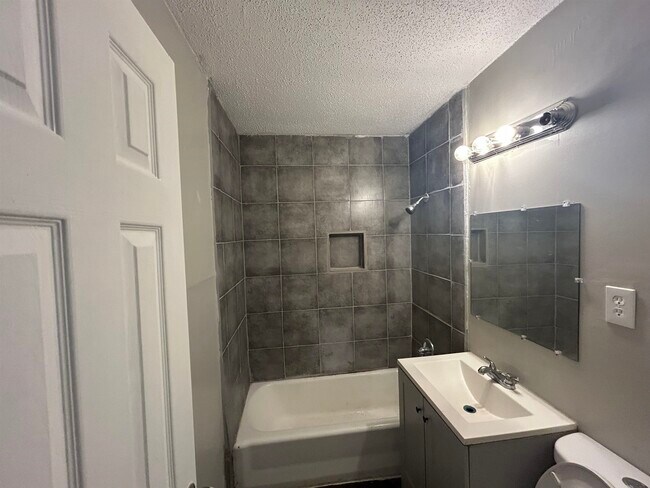 Building Photo - 2926 Mimosa Ave