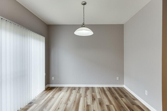 Building Photo - 805 Tulip Poplar Way