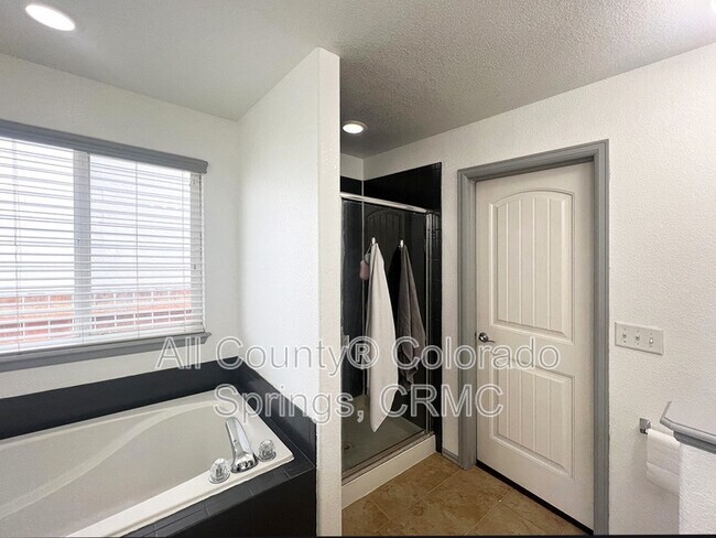 Building Photo - 6168 Rocking Chair Ln
