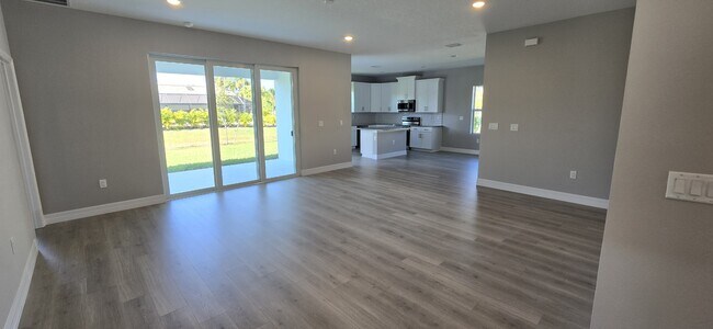 Building Photo - 307 Mendoza St