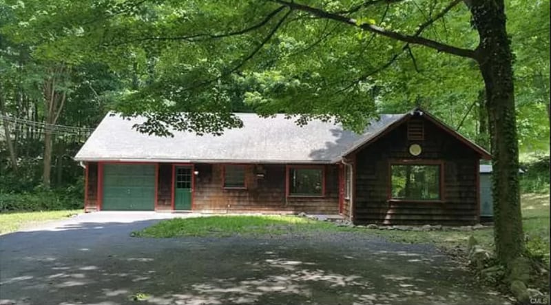 Building Photo - 13 Waterbury St