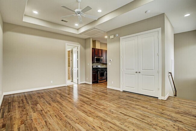 Building Photo - 3830 Center Plaza Dr