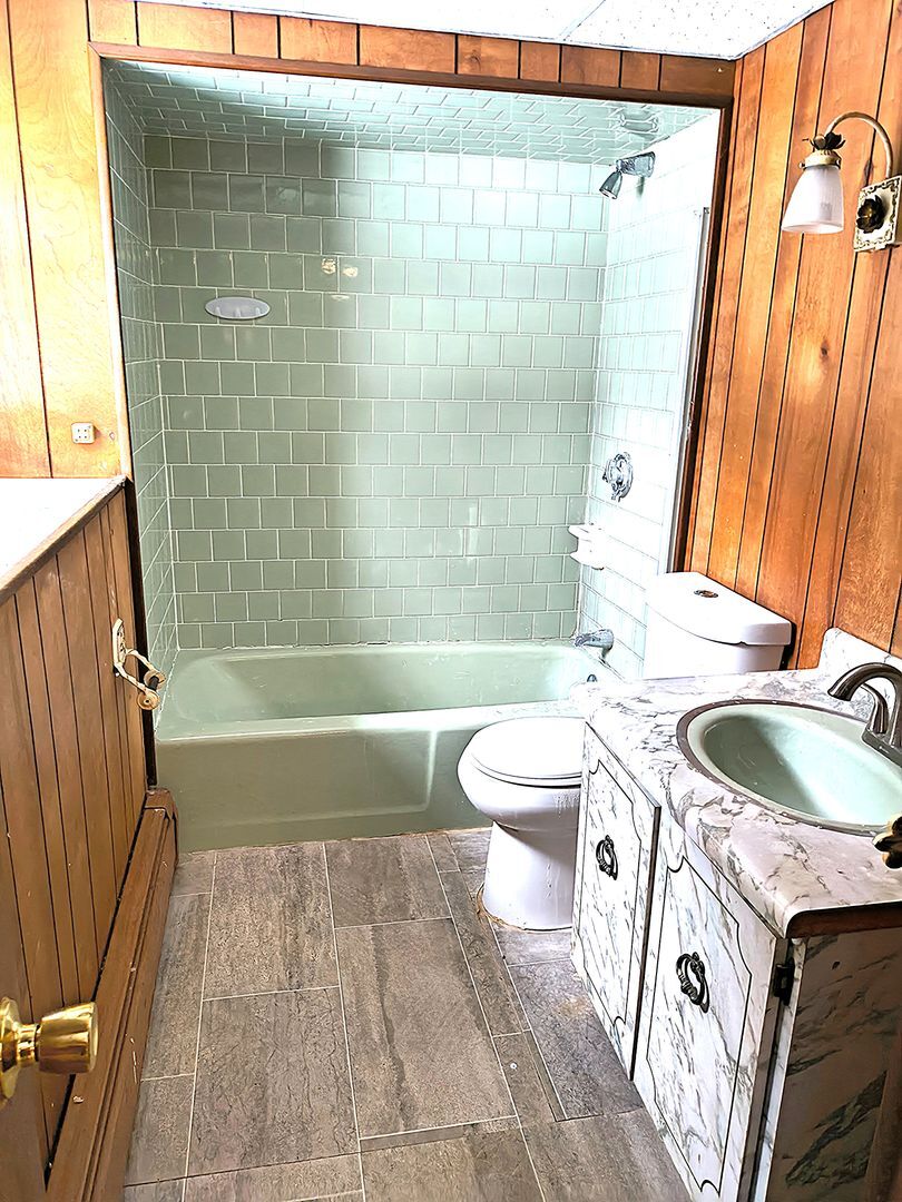 Building Photo - 48 Tiffany St