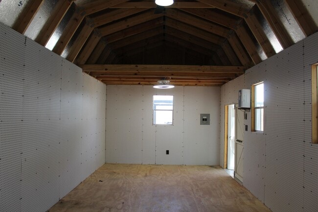 Building Photo - 1252 Live Oak Dr