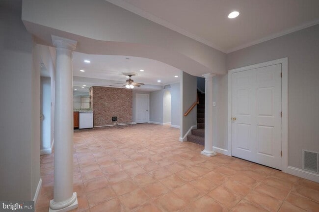 Building Photo - 119 E Jefferson St