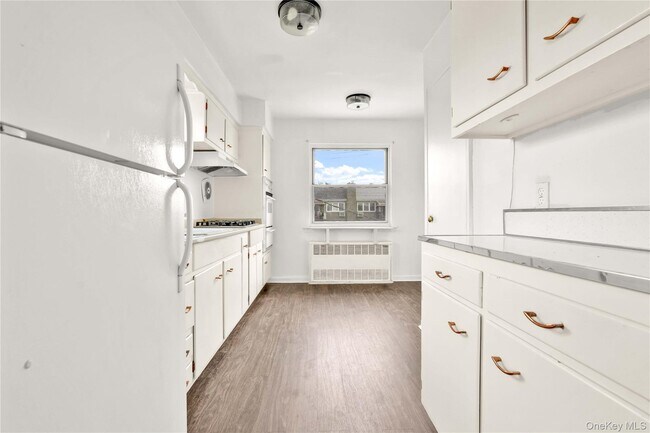 Building Photo - 61-12 70th St