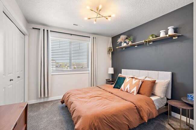 Building Photo - 3384 NW 14th Ave