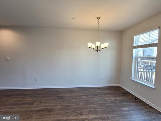 Building Photo - 762 Union St