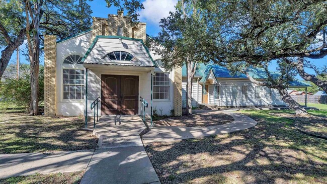 Building Photo - 107 Castleberry Ct
