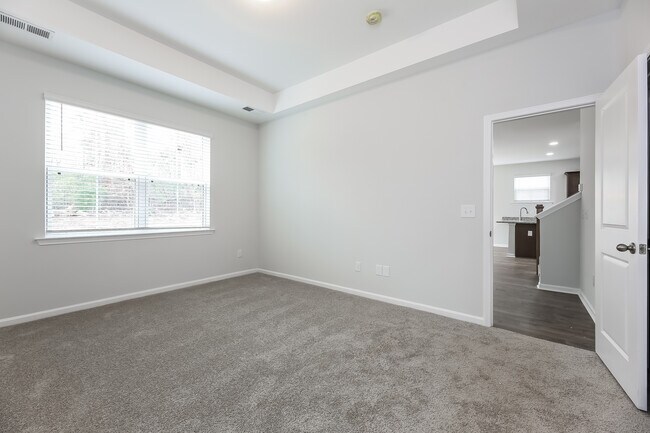 Building Photo - 123 Renwood Rd