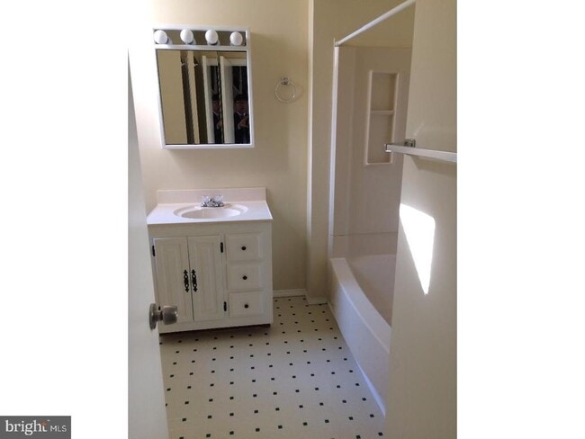 Building Photo - 2025 S 3rd St