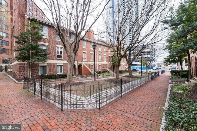 Building Photo - 13 Andrew Pl