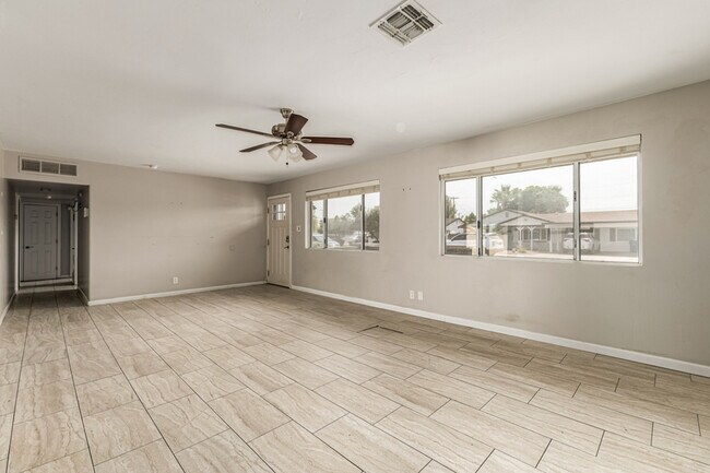 Building Photo - 1310 W Romo Jones St