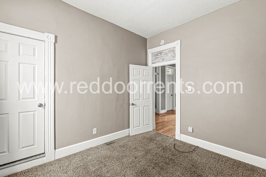 Building Photo - 2037 Bellefontaine St