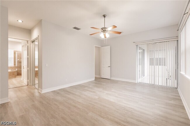 Building Photo - 12060 Lucca St