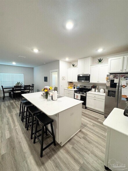 Building Photo - 3095 Silver Maple Dr