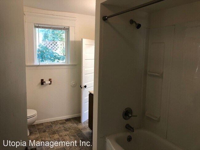 Building Photo - 3 br, 1 bath House - 1013 Jersey Street