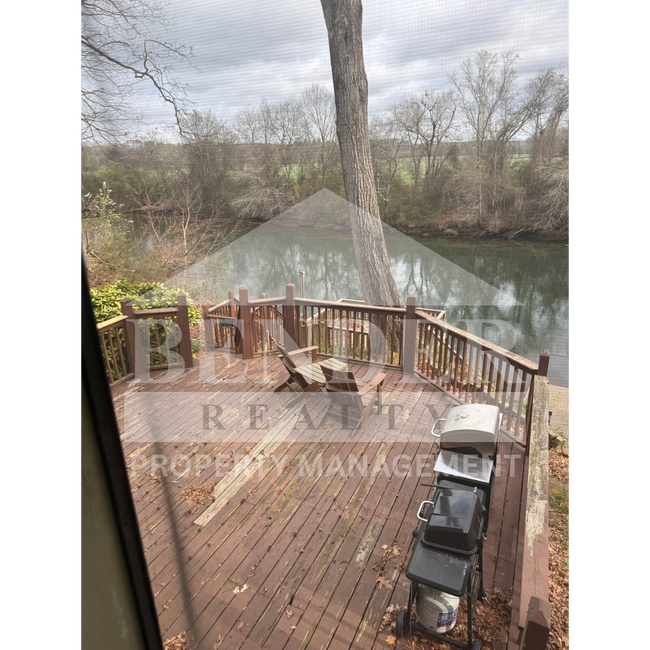 Building Photo - 178 McClary Dr