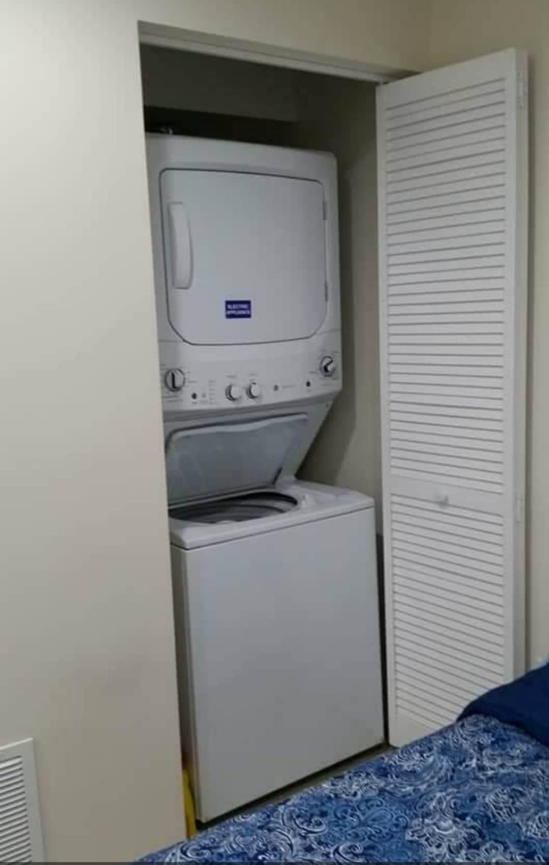Washer and dryer for an exclusive use - 307 Tramore Ct