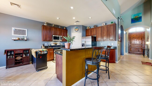 Building Photo - 8812 S 10th Dr