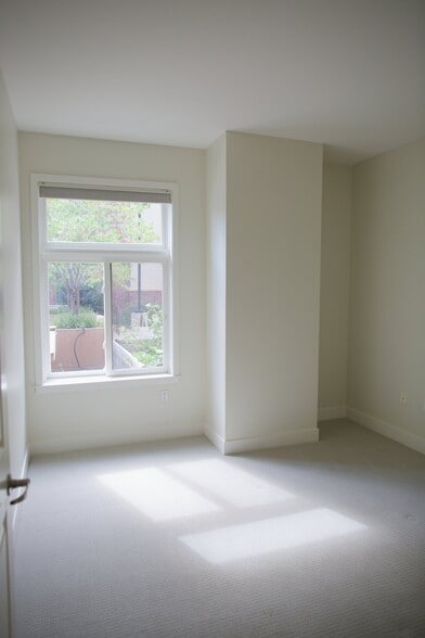 Building Photo - 3601 Arapahoe Ave