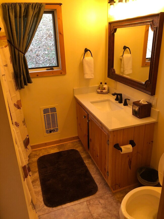 Building Photo - 344 Buckeye Rd