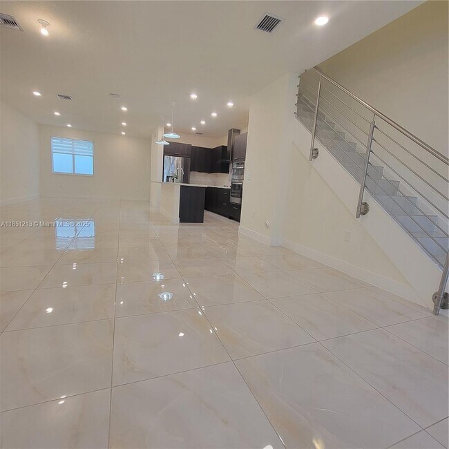 Building Photo - 10275 NW 66th St