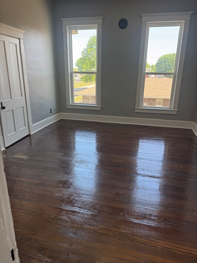 Building Photo - 748 9th St