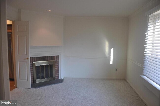 Building Photo - 112 Woodgate Ln