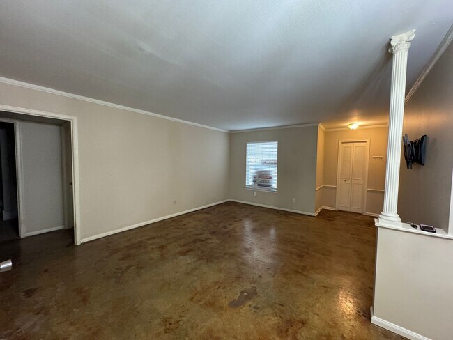 Building Photo - 3730 Fairfield Ave