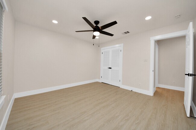 Building Photo - 14647 Perthshire Rd