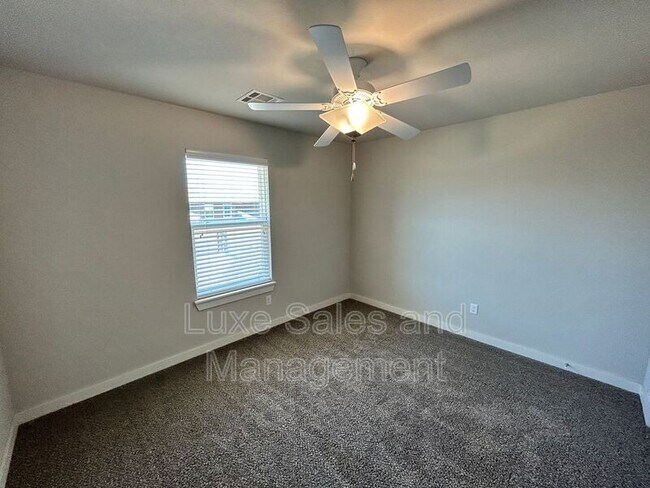 Building Photo - 2180 Buena Vida Ln