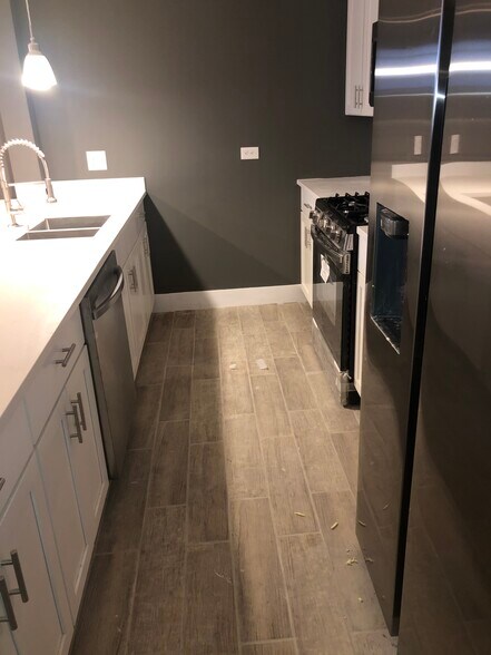 KITCHEN UNFURNISHED - 4836 S Michigan Ave