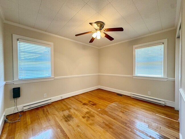 Building Photo - Adorable 2 Bedroom Home in the Heart of Nashville!