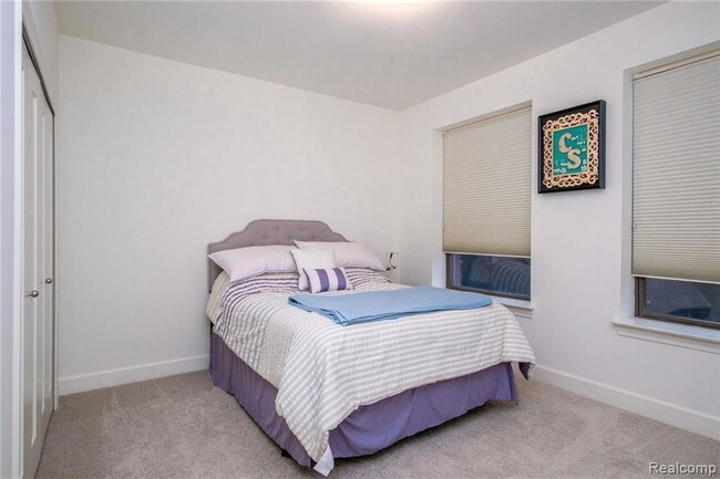 Building Photo - 1220 Diamond Court