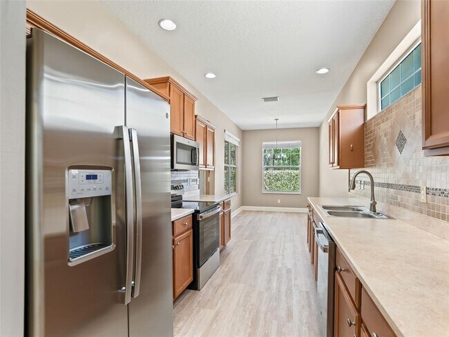 Building Photo - 3836 SW 33rd Terrace