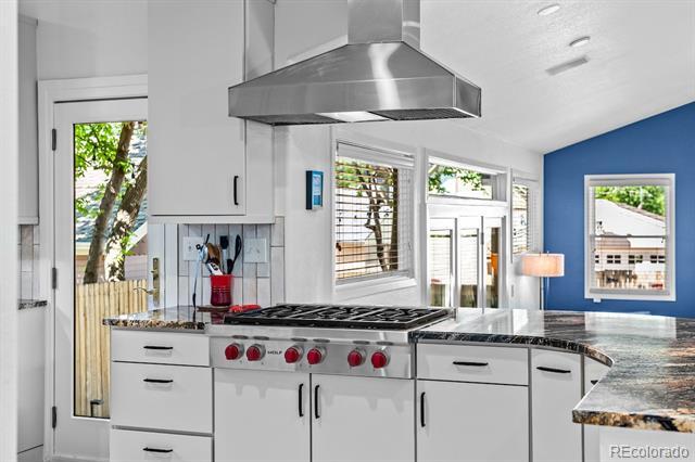 Building Photo - 1065 S Race St