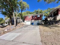 Building Photo - 724 30th St