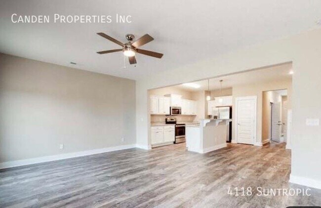 Building Photo - 4118 Suntropic-