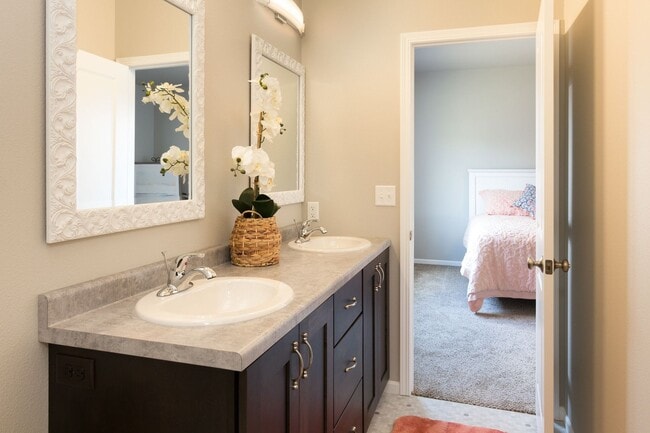 Building Photo - 3-bedroom, 3-bathroom West Fargo Single-Family Home w/ 3 Stall Garage