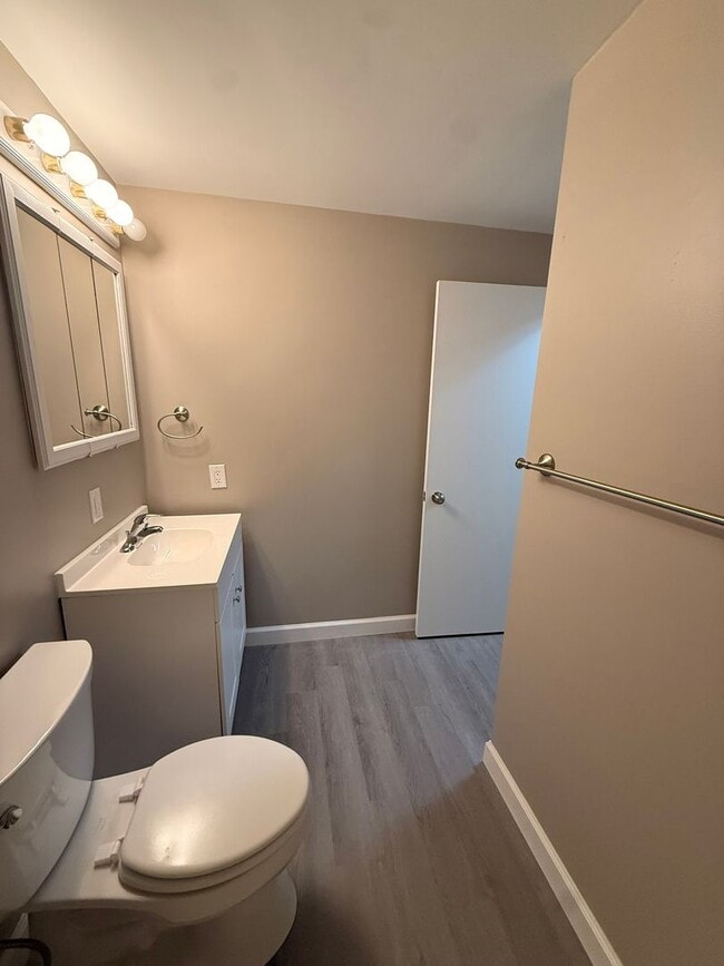 Building Photo - 4320 Harbison St