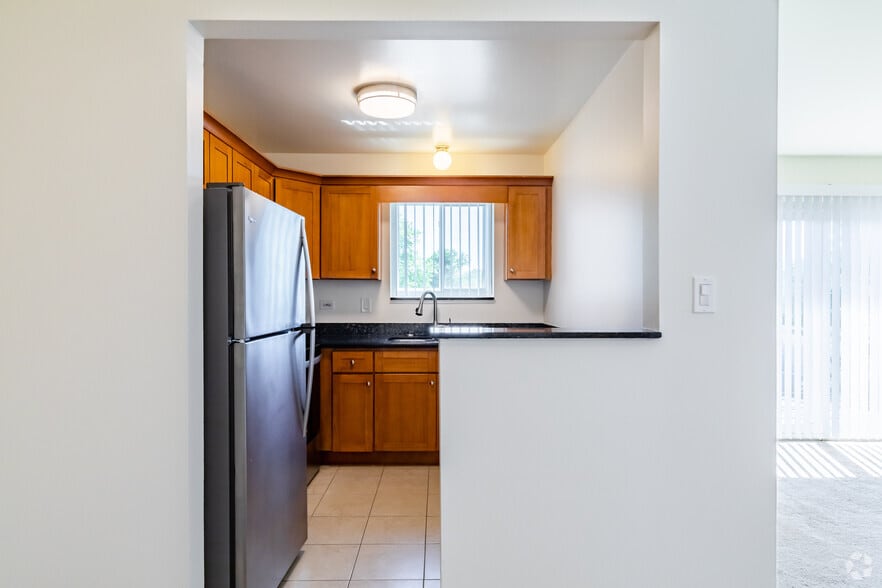 Court Apartments 900906 Joliet Rd La Grange Highlands IL