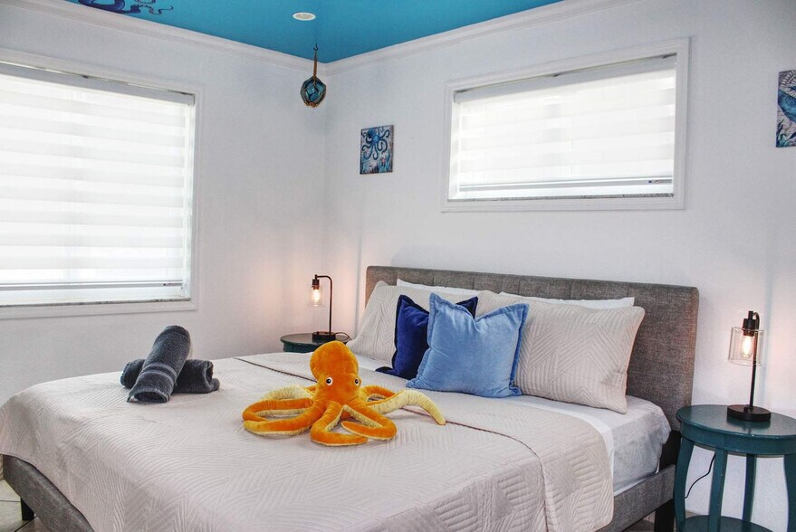 Building Photo - 330 Grant St