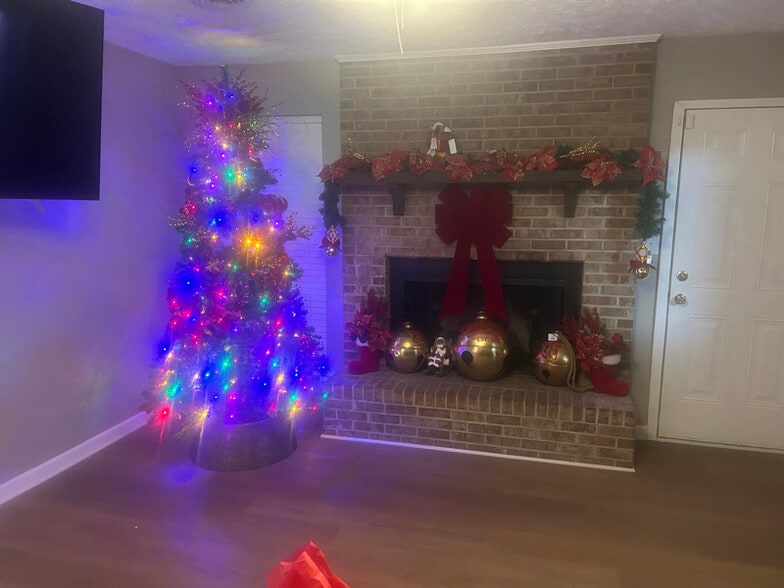 Building Photo - 504 Campbell Dr