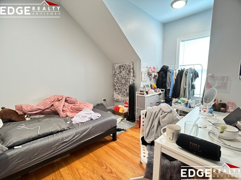 Building Photo - 3 Islington Ter