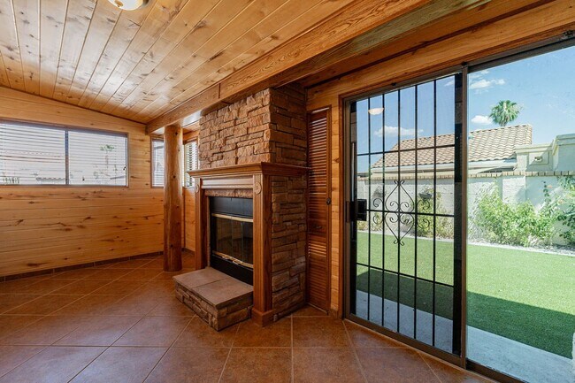 Building Photo - Gem in Fountain Hills!
