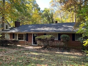 Building Photo - 806 Woodland Ave