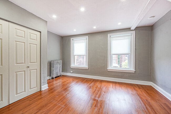 Building Photo - 510 S 48th St