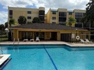 Building Photo - 6475 W Oakland Park Blvd