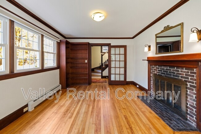 Building Photo - 61 Woodlawn Ave
